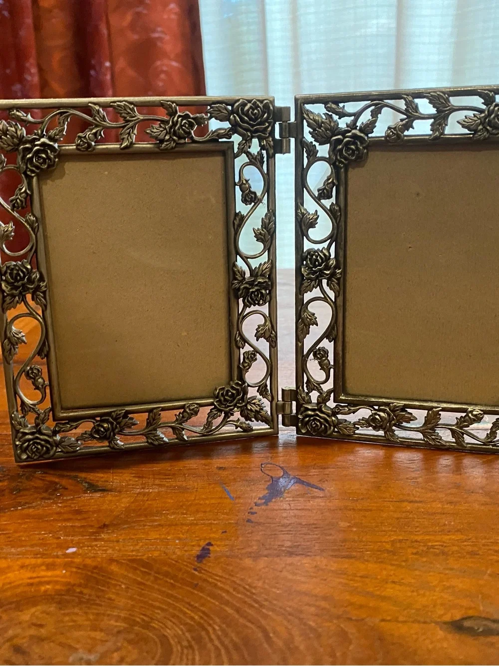 Vintage-Inspired Double Picture Frame in Silver